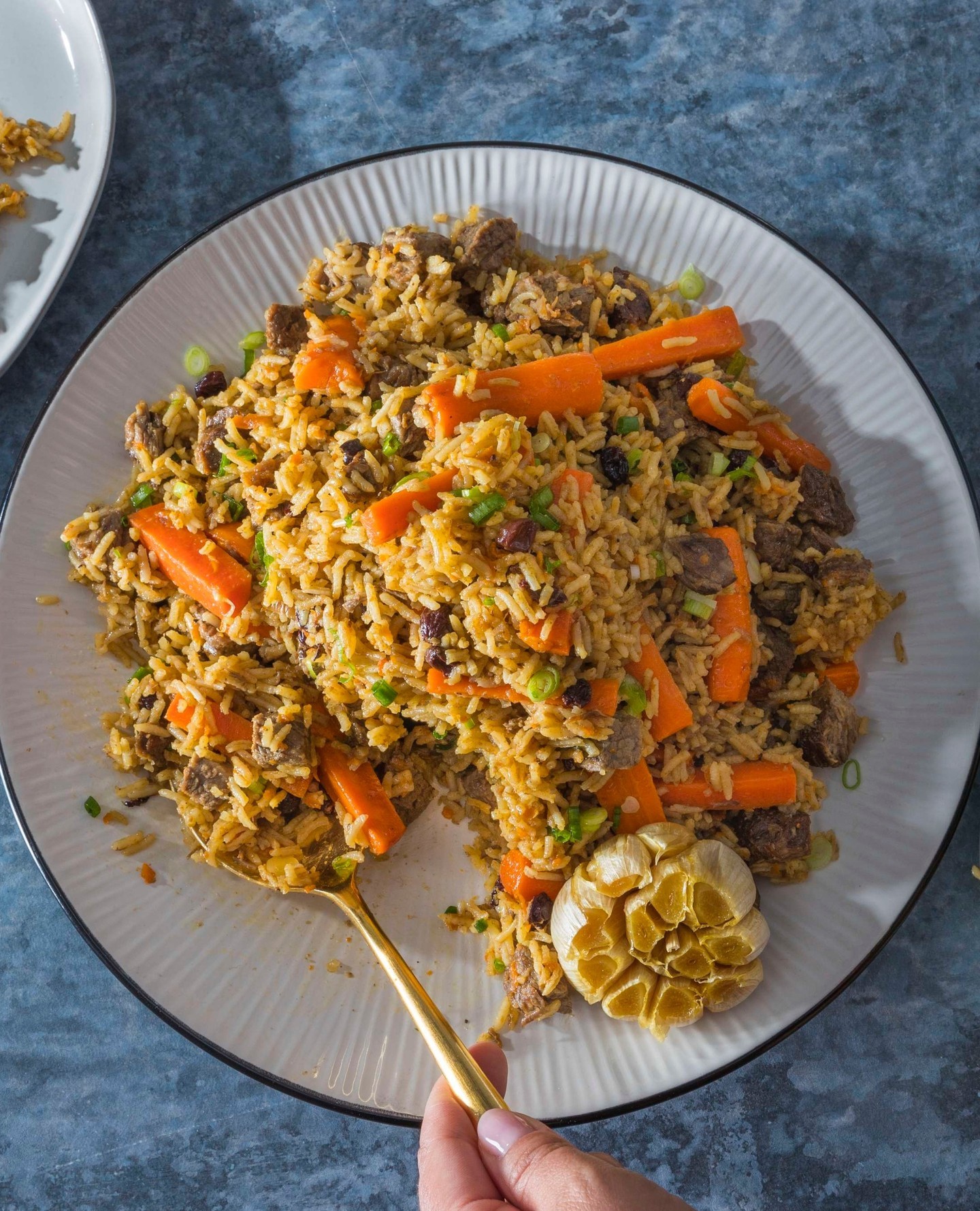 Plov, món cơm quốc dân vốn chỉ dành cho giới quý tộc ở đất nước Trung Á Uzbekistan - Ảnh 1