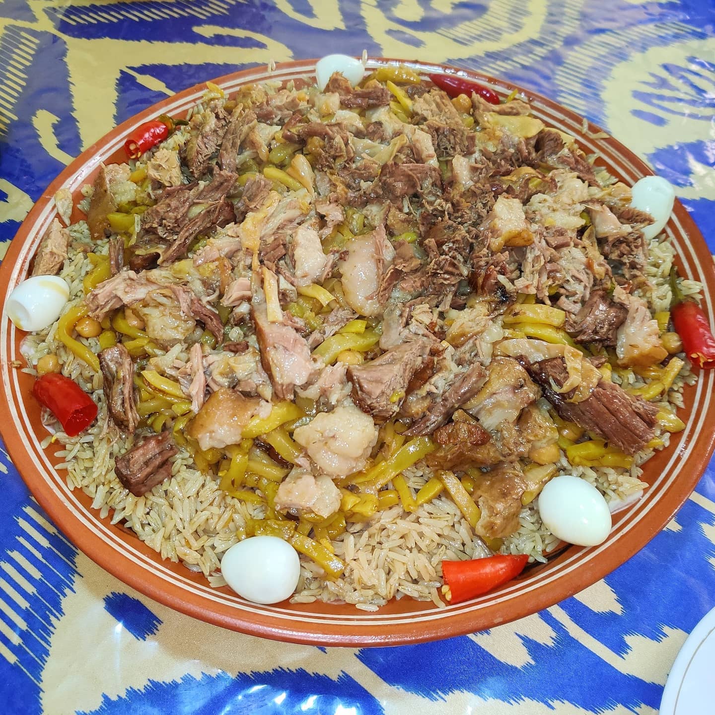 Plov, món cơm quốc dân vốn chỉ dành cho giới quý tộc ở đất nước Trung Á Uzbekistan - Ảnh 1