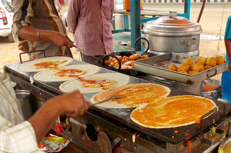 Masala Dosa, phiên bản “bánh crepe” nổi tiếng của ẩm thực đường phố Ấn Độ - Ảnh 1