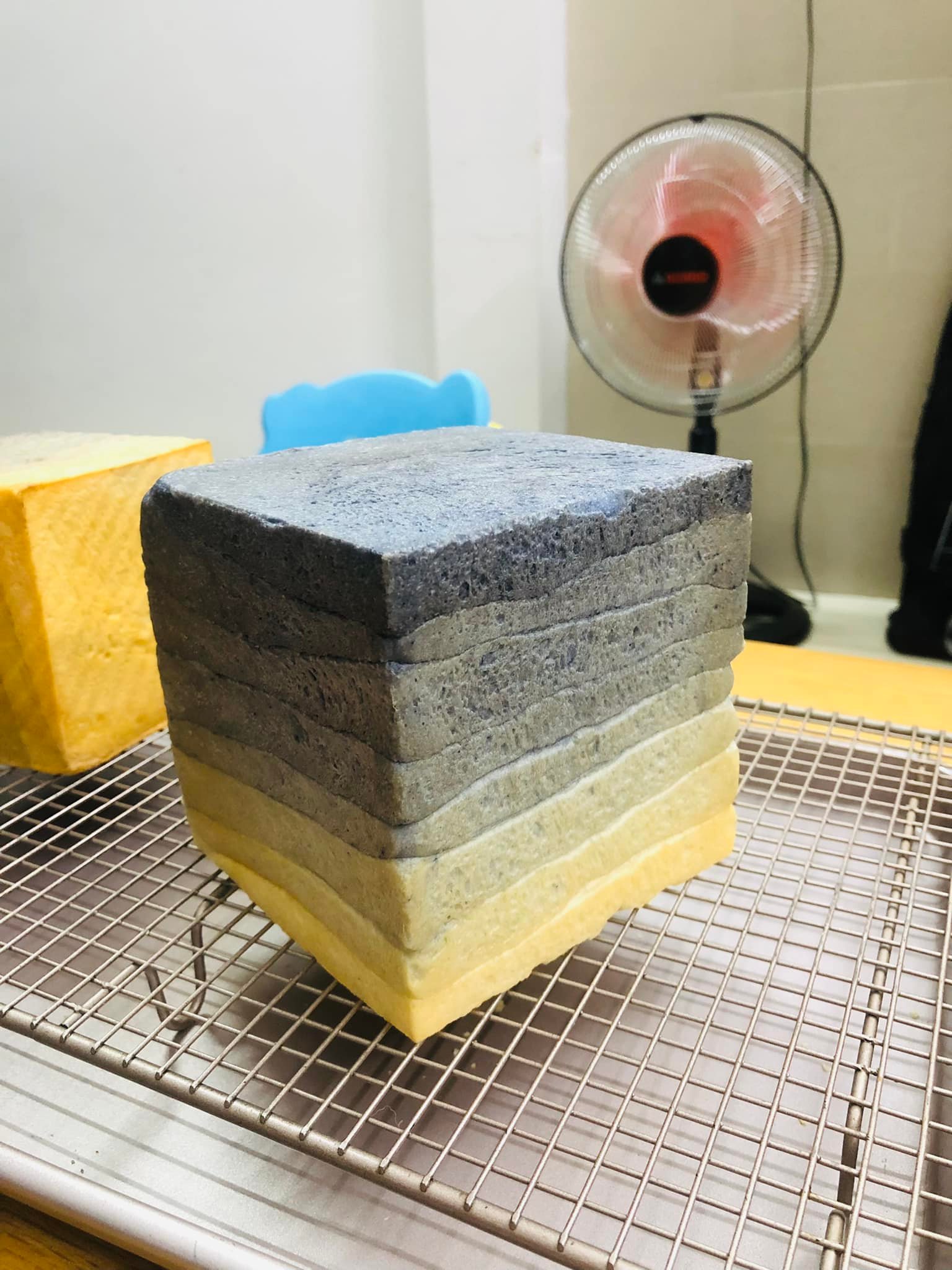 Cách làm bánh mì phong cách ombre đơn giản, đẹp mắt, sống ảo cực “ăn hình” - Ảnh 3