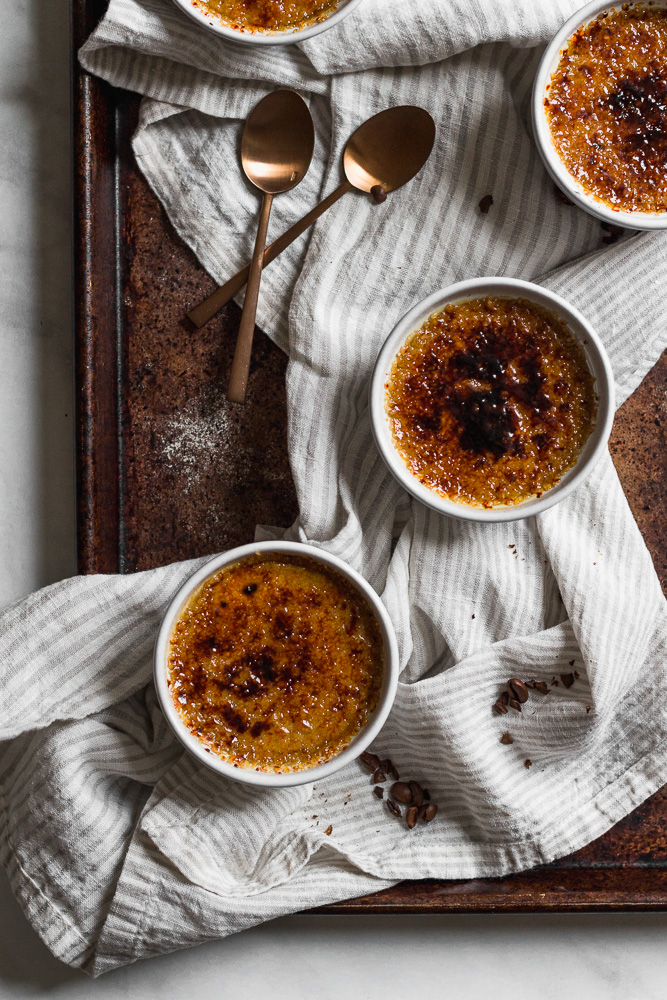 Crème Brulee, phiên bản biến tấu có cách thưởng thức độc đáo của Caramen - Ảnh 1