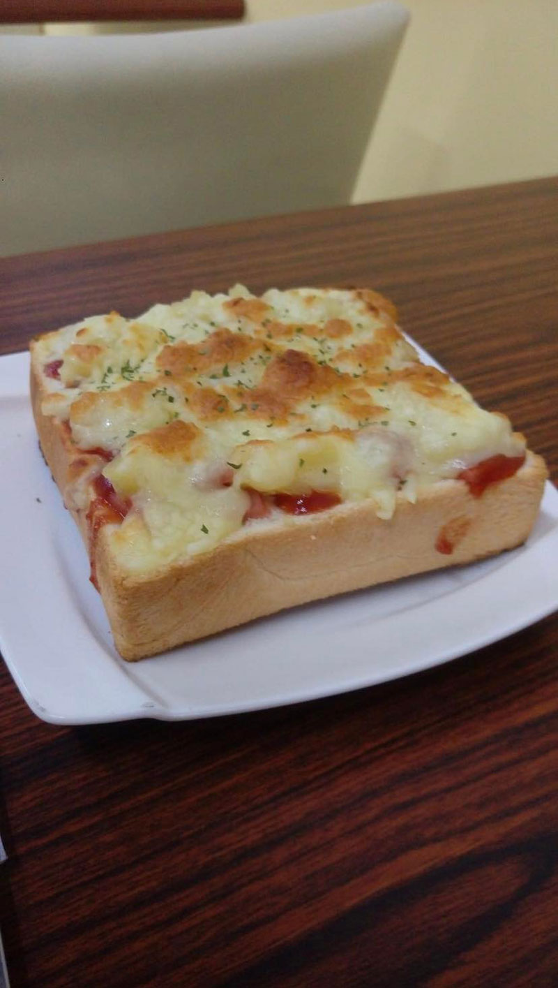 Không muốn bị gọi là cô, bà chủ liền treo tấm bảng cấm khiến nhiều người bất ngờ - Ảnh 1