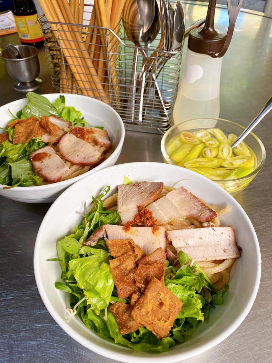 Ngoài cao lầu Thanh, Hội An còn cả tá quán cao lầu lâu đời vừa ngon vừa hợp túi tiền - Ảnh 1