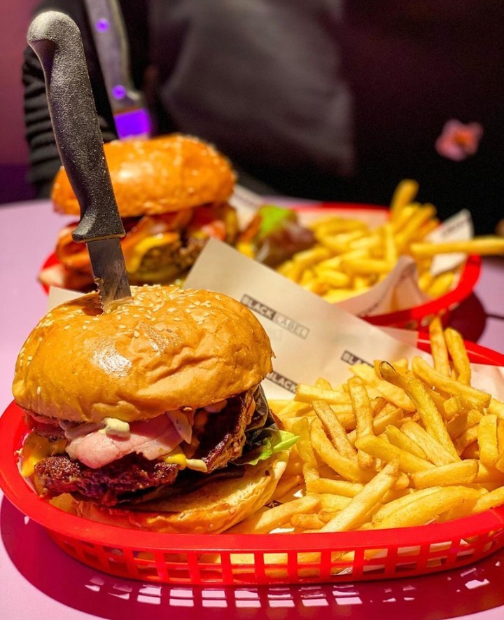 Nhà hàng nổi tiếng với tôn chỉ “thức ăn ngon, dịch vụ tệ”, nổi tiếng nhờ mắng chửi khách - Ảnh 1