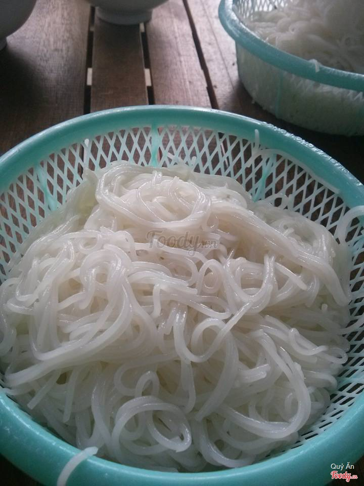 Bún nước, phiên bản biến tấu từ bún tôm Bình Định khiến nhiều người mê mẩn khi đến Kon Tum - Ảnh 5