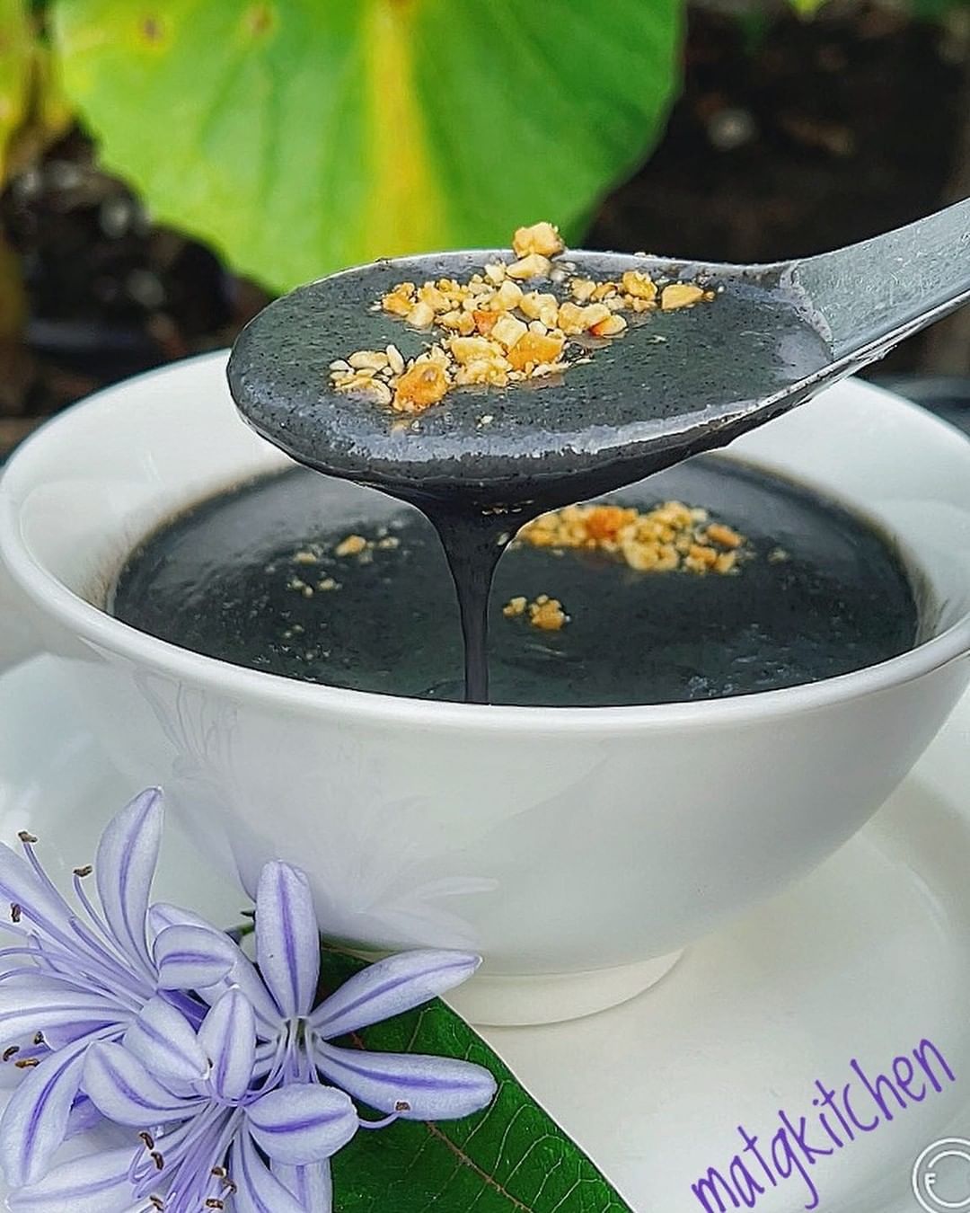 4 món đặc sản có màu đen, số 2 được nhiều người yêu thích mỗi dịp hè về - Ảnh 1