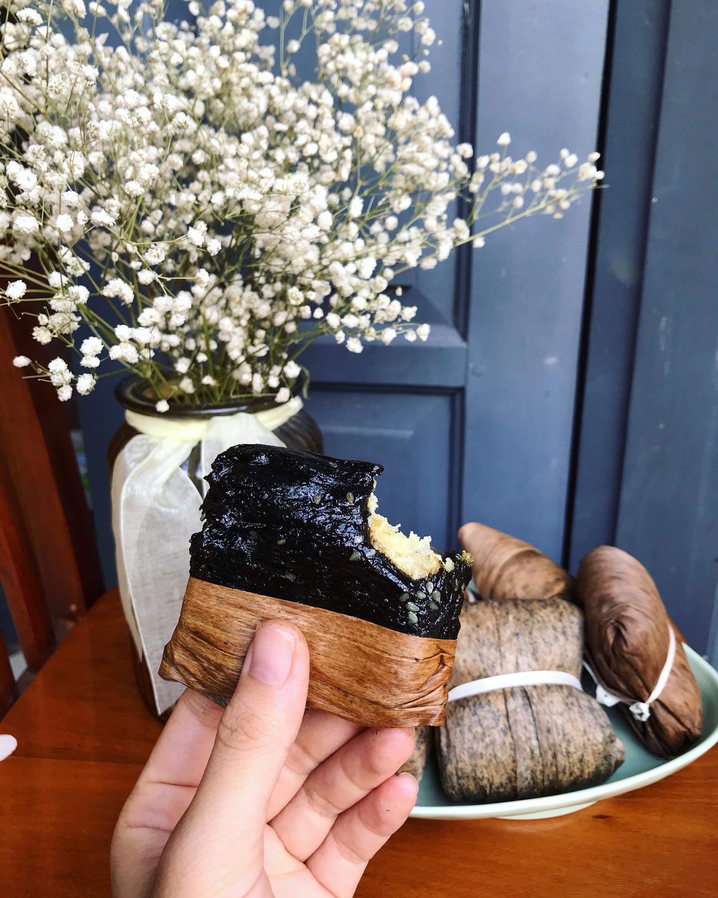 4 món đặc sản có màu đen, số 2 được nhiều người yêu thích mỗi dịp hè về - Ảnh 1