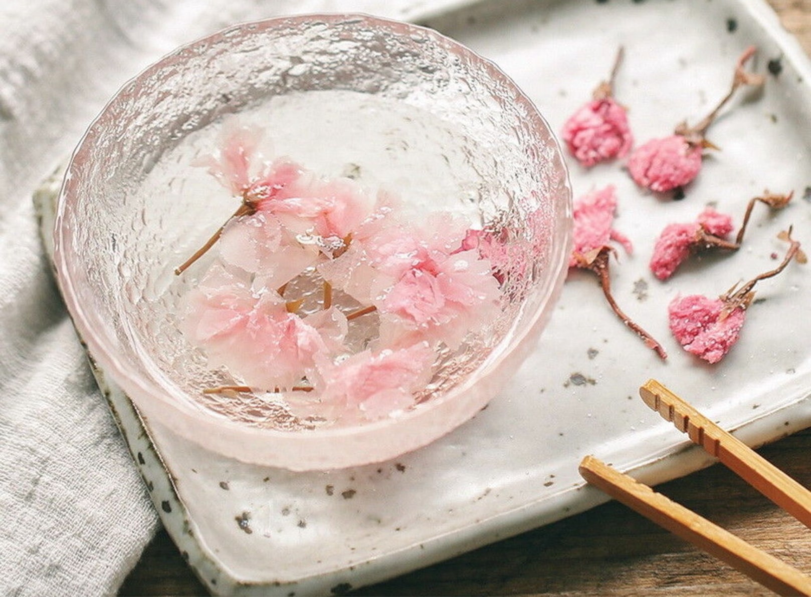 5 món trà Nhật đẹp như tranh vẽ khi bày biện thưởng trà, lại sang chảnh hết nấc