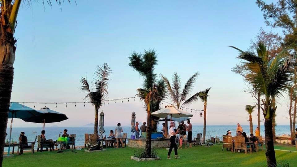 5 nhà hàng view biển ở Hội An, đổi gió một mình hay cùng gia đình đều chill hết nấc - Ảnh 1