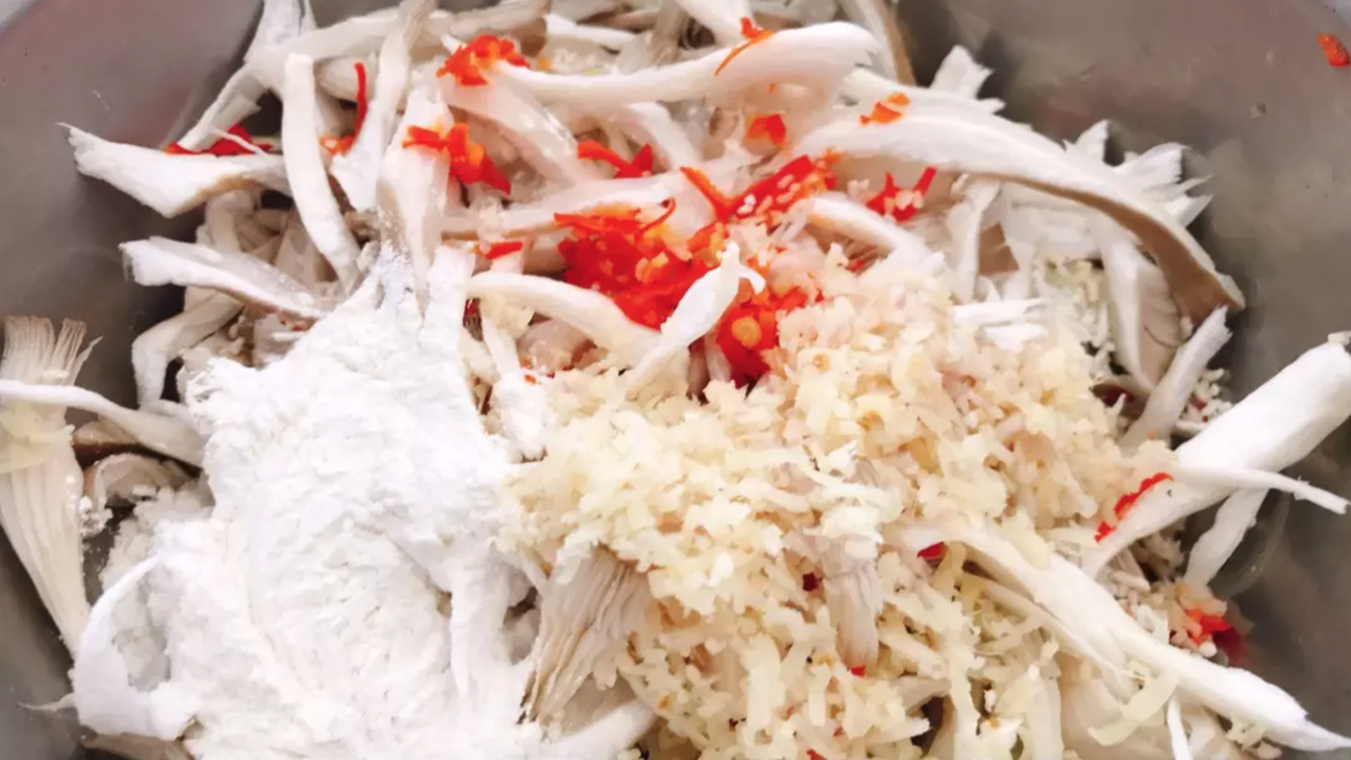 Cách làm chả nấm bào ngư sả ớt, ăn mặn hay ăn chay đều hợp - Ảnh 1