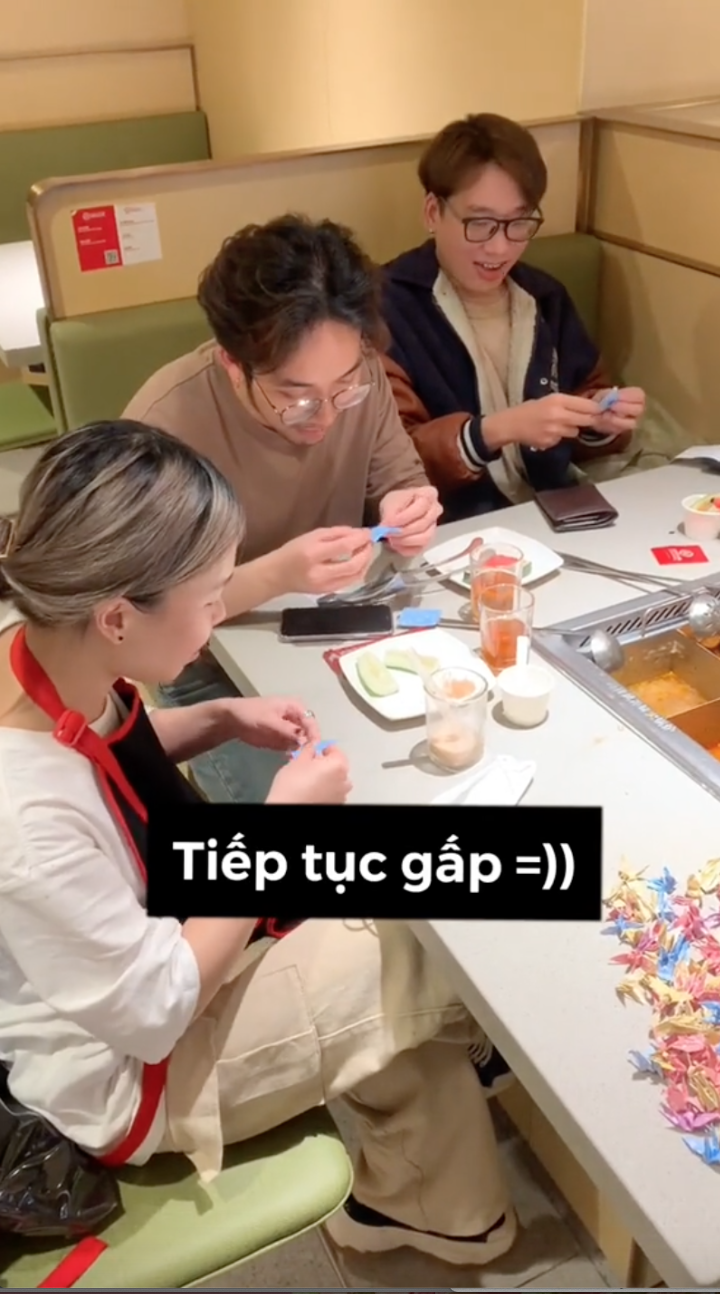 Đến Haidilao chiều mưa, khách chỉ việc ăn ngon, việc còn lại đã có Haidilao lo - Ảnh 2