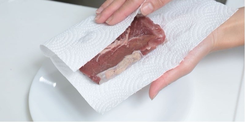 2 cách bảo quản thịt lợn người nội trợ nên biết, để tủ lạnh cả tháng mà thịt vẫn tươi ngon như mới - Ảnh 1