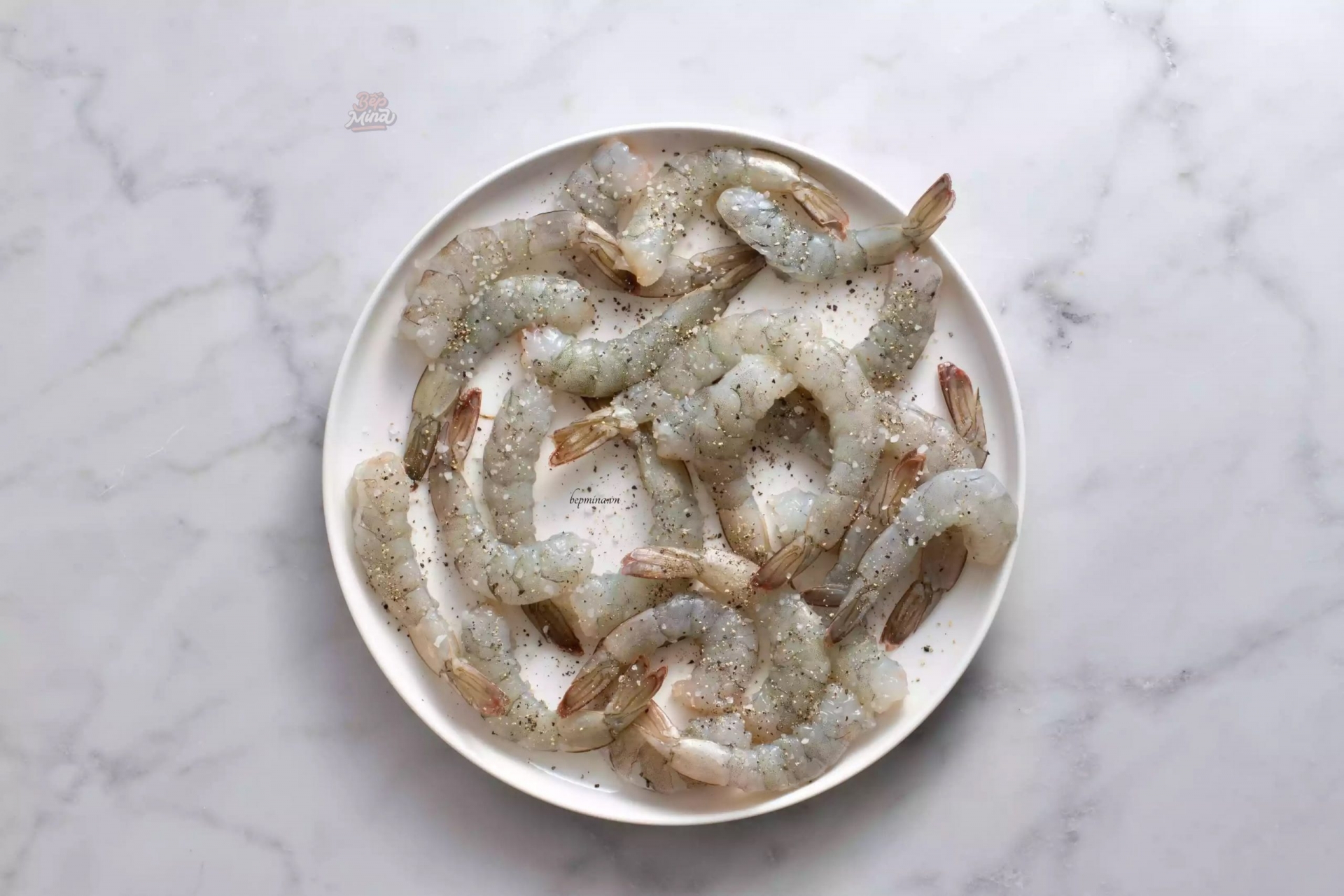 Cách làm tôm xào đậu rồng giòn ngon, bắt mắt, phù hợp với bữa cơm chiều hè - Ảnh 1