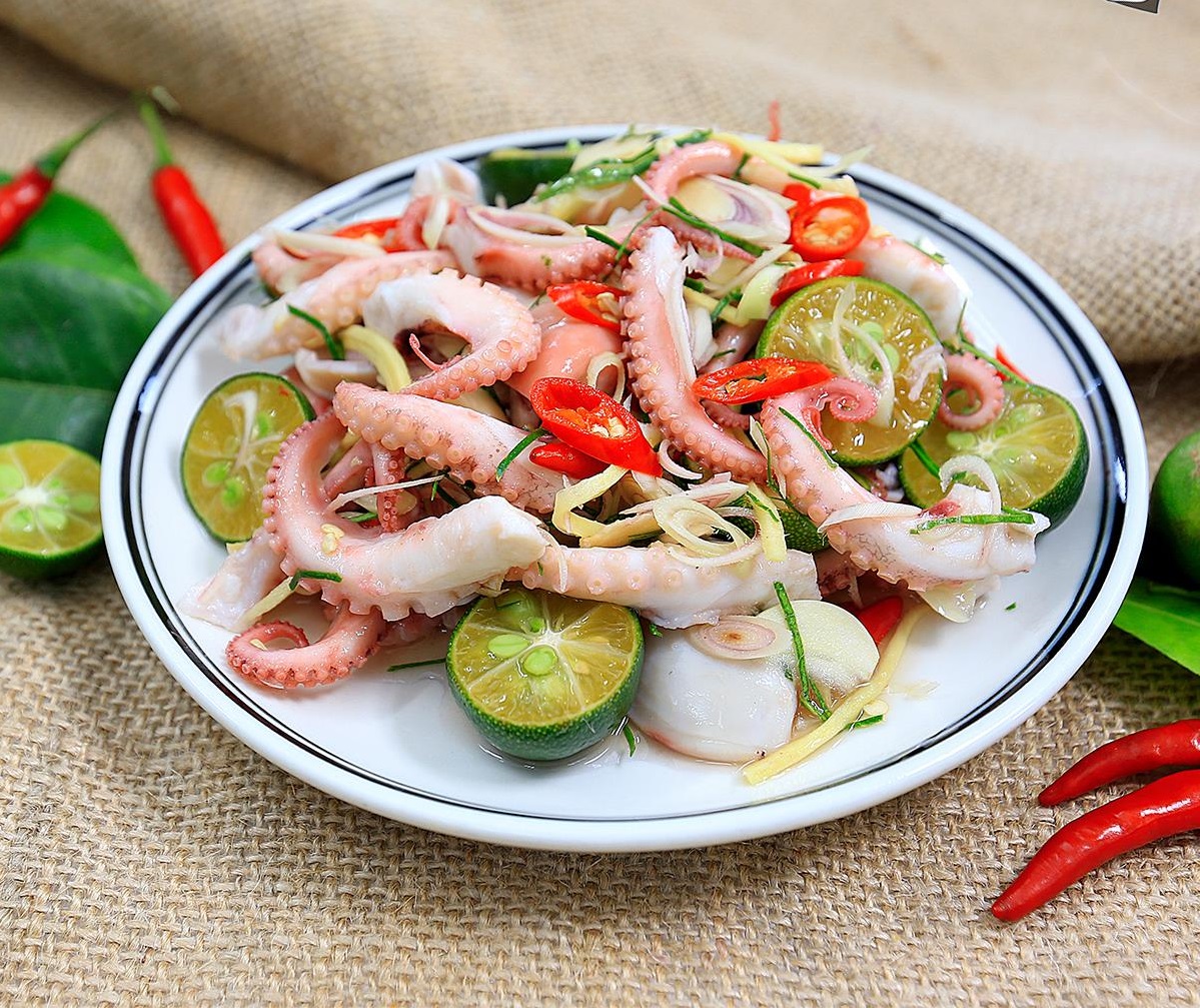 Cách làm gỏi bạch tuộc chua cay, chỉ 15 phút là có món ăn thanh mát, giòn ngon - Ảnh 1