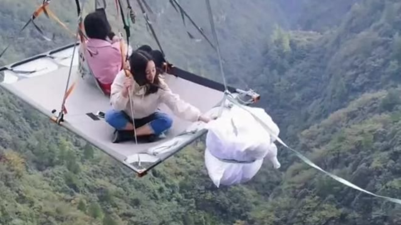 Chi hơn 650 triệu cho trải nghiệm đặc biệt: ngủ giữa không trung, nhịn đi vệ sinh và không có wifi - Ảnh 1