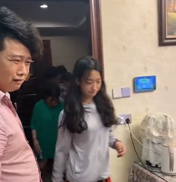 Người cậu quốc dân chăm 16 cháu dịp hè, netizen than thở “làm mợ của 16 đứa trẻ chắc áp lực lắm