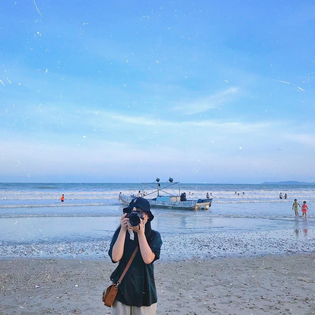 3 bãi biển đẹp, hoang sơ ở Quảng Ninh, chỉ cần đứng vào là có ngàn bức ảnh sống ảo - Ảnh 1