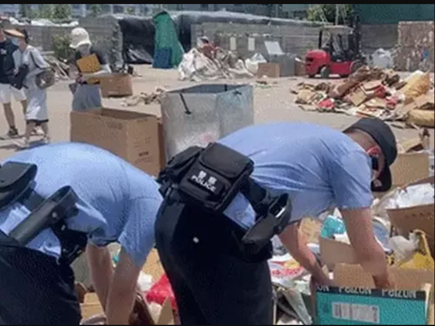 Giấu vợ lập quỹ đen, anh chồng hoảng hốt khi biết gần 35 triệu đã bị… mang đi bán đồng nát - Ảnh 2