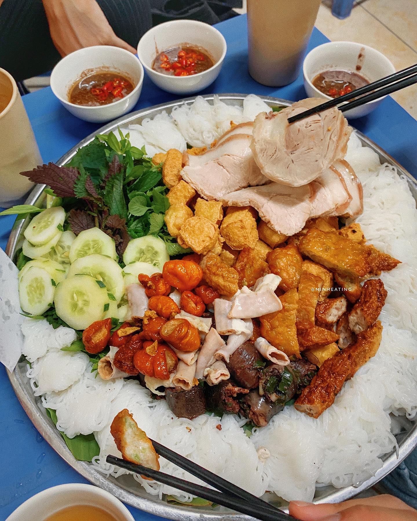 Cách làm bún đậu mắm tôm tại nhà ngon không kém ngoài tiệm - Ảnh 1
