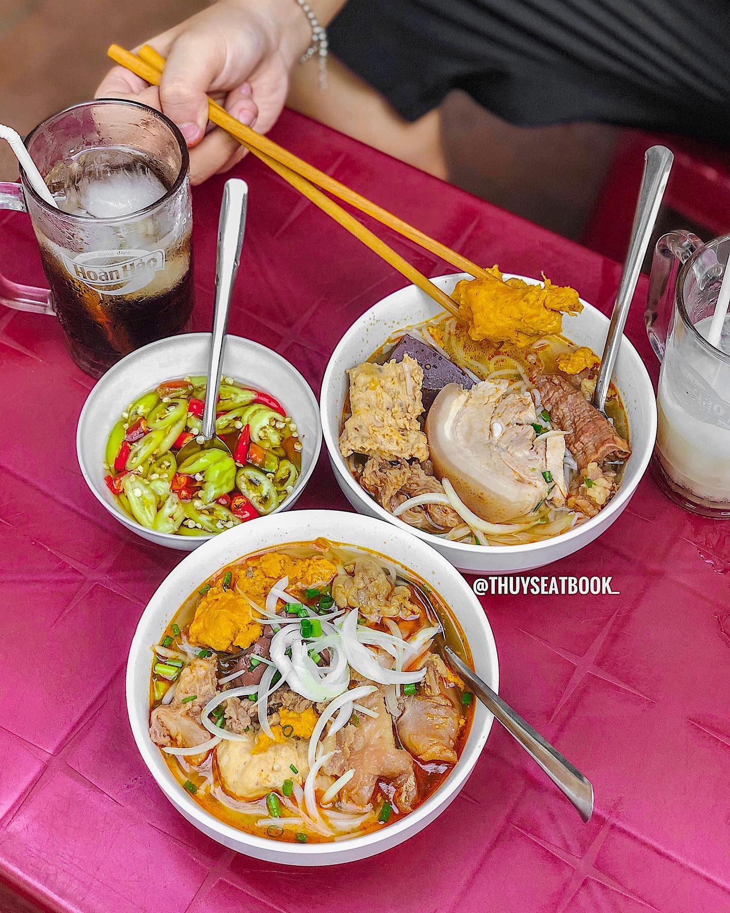 Bún bò Huế bán tại Hà Nội và bún bò Huế “chính gốc” khác nhau như thế nào? - Ảnh 1