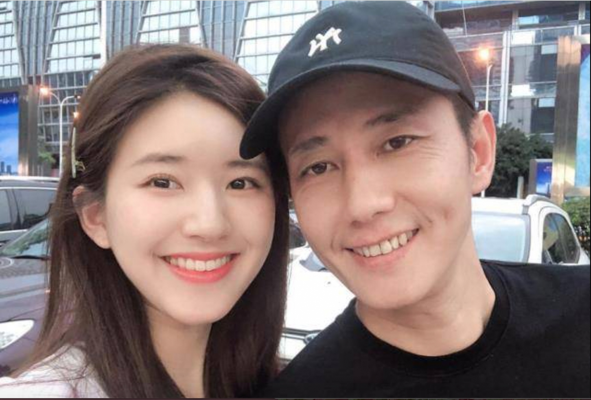 Lộ diện nhan sắc thời trẻ bố Triệu Lộ Tư, netizen bảo nhau “phải tìm gen tốt