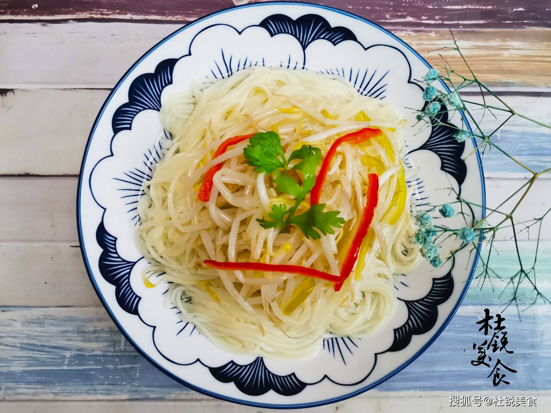 Hoá ra không phải chè đậu đỏ, người Trung Quốc thường ăn những món này trong lễ Thất Tịch - Ảnh 1