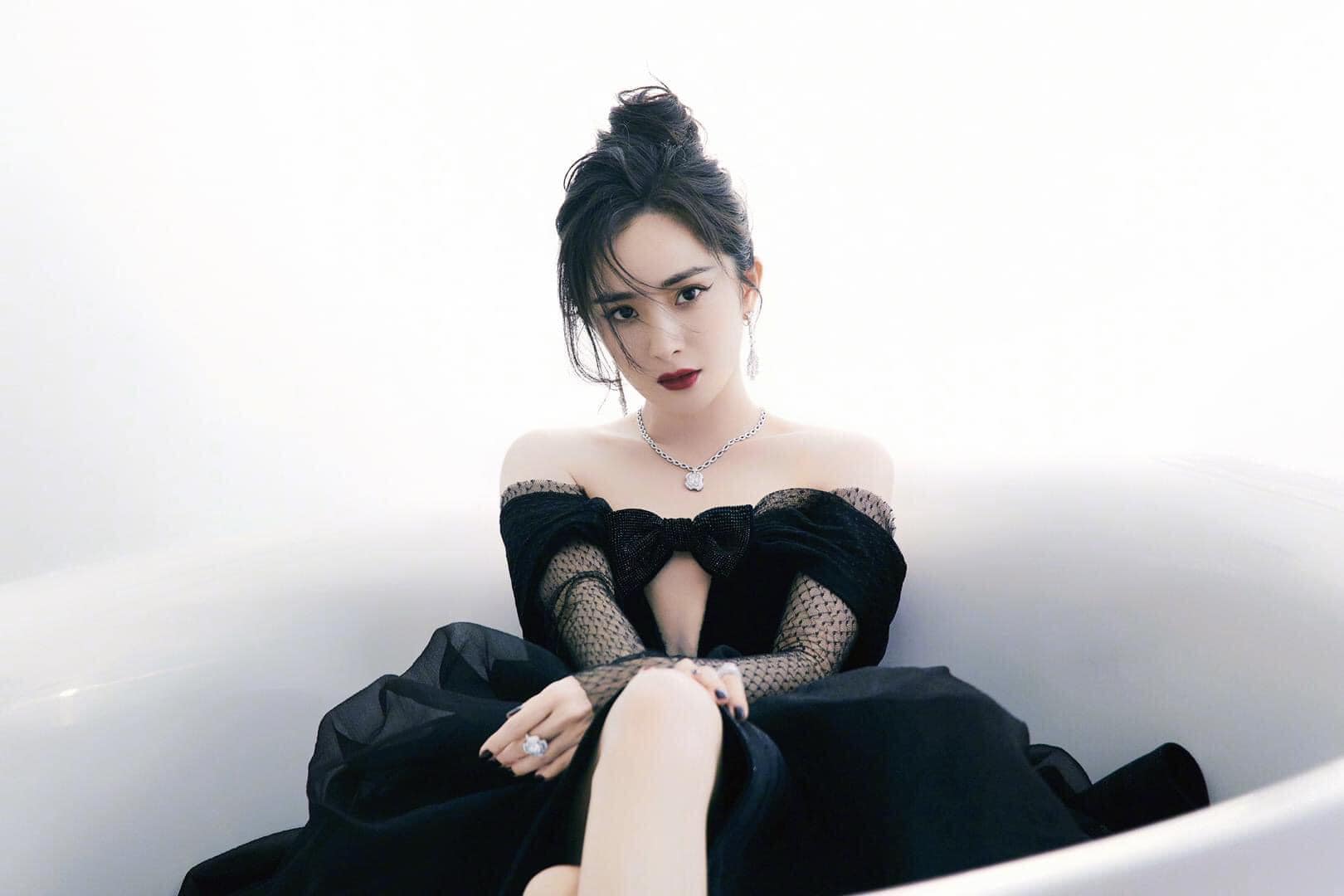 Dương Mịch bị chê giả tạo khi nói không biết bản thân có bao nhiêu tiền 