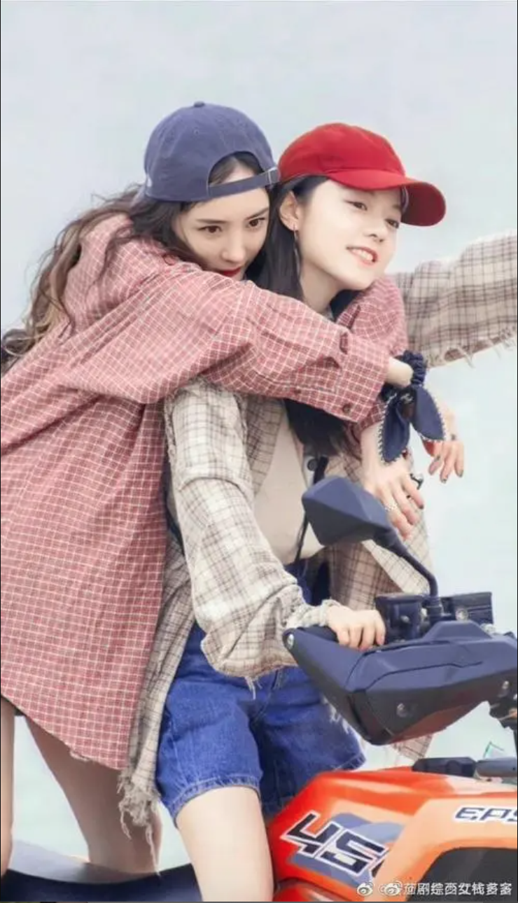 Dương Mịch thân thiết với Triệu Kim Mạch, đập tan tin đồn bị ghét nhất nhì Cbiz - Ảnh 2