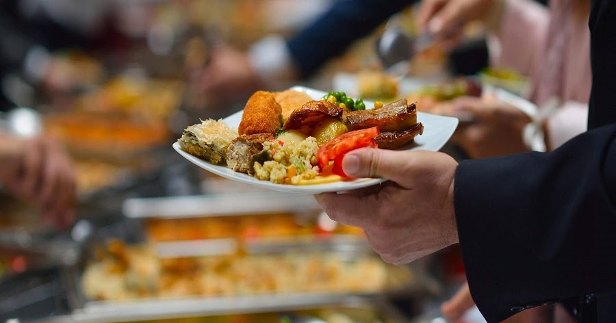 10 sai lầm khi ăn buffet mà bạn nên biết để có thể ăn ngon, ăn nhiều và ăn hiệu quả - Ảnh 1