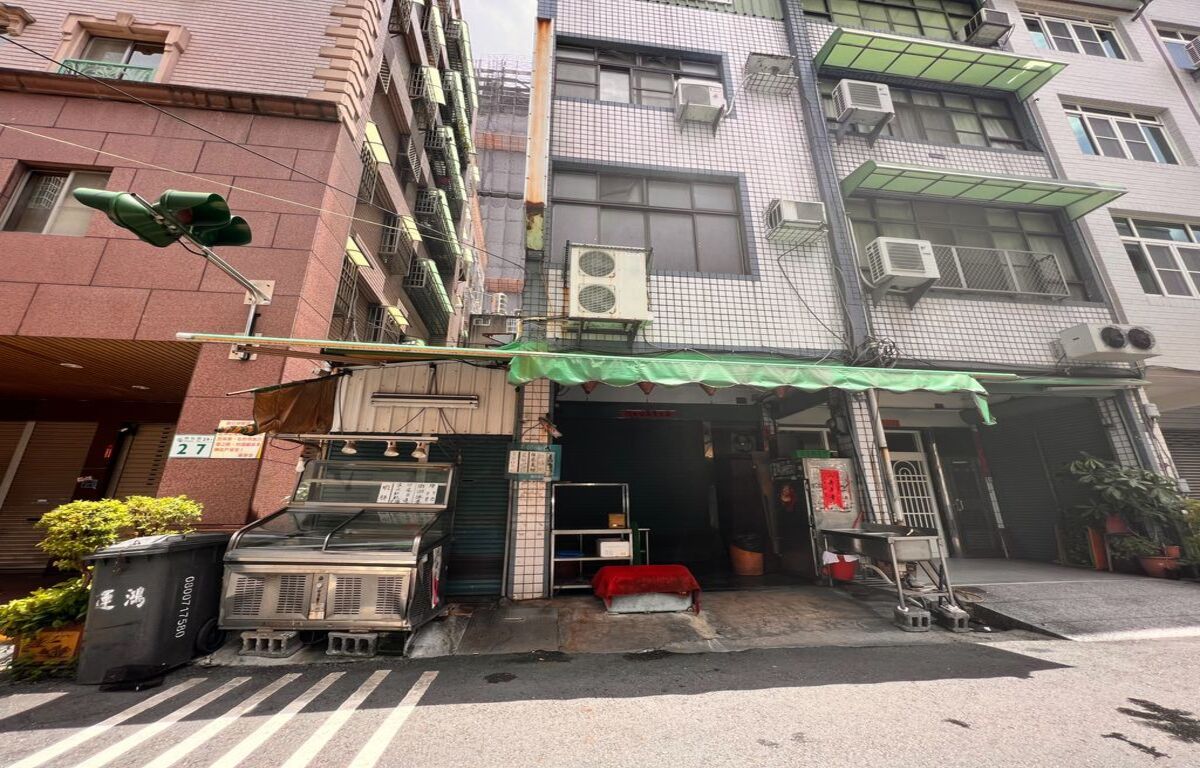 Khách quen 85 tuổi chi 14,5 tỷ đồng mua lại cửa hàng hải sản yêu thích - Ảnh 2