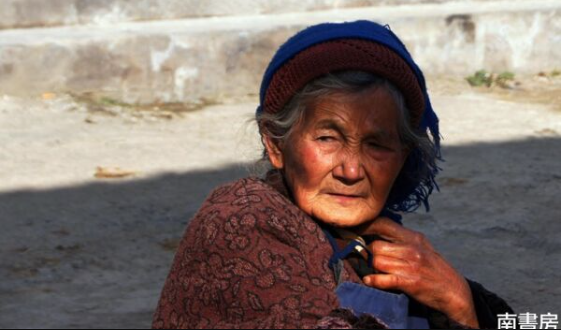 Ăn một bát dưa muối trong vài ngày, bà lão mất đi để lại số tiền 6 người đếm không xuể - Ảnh 3