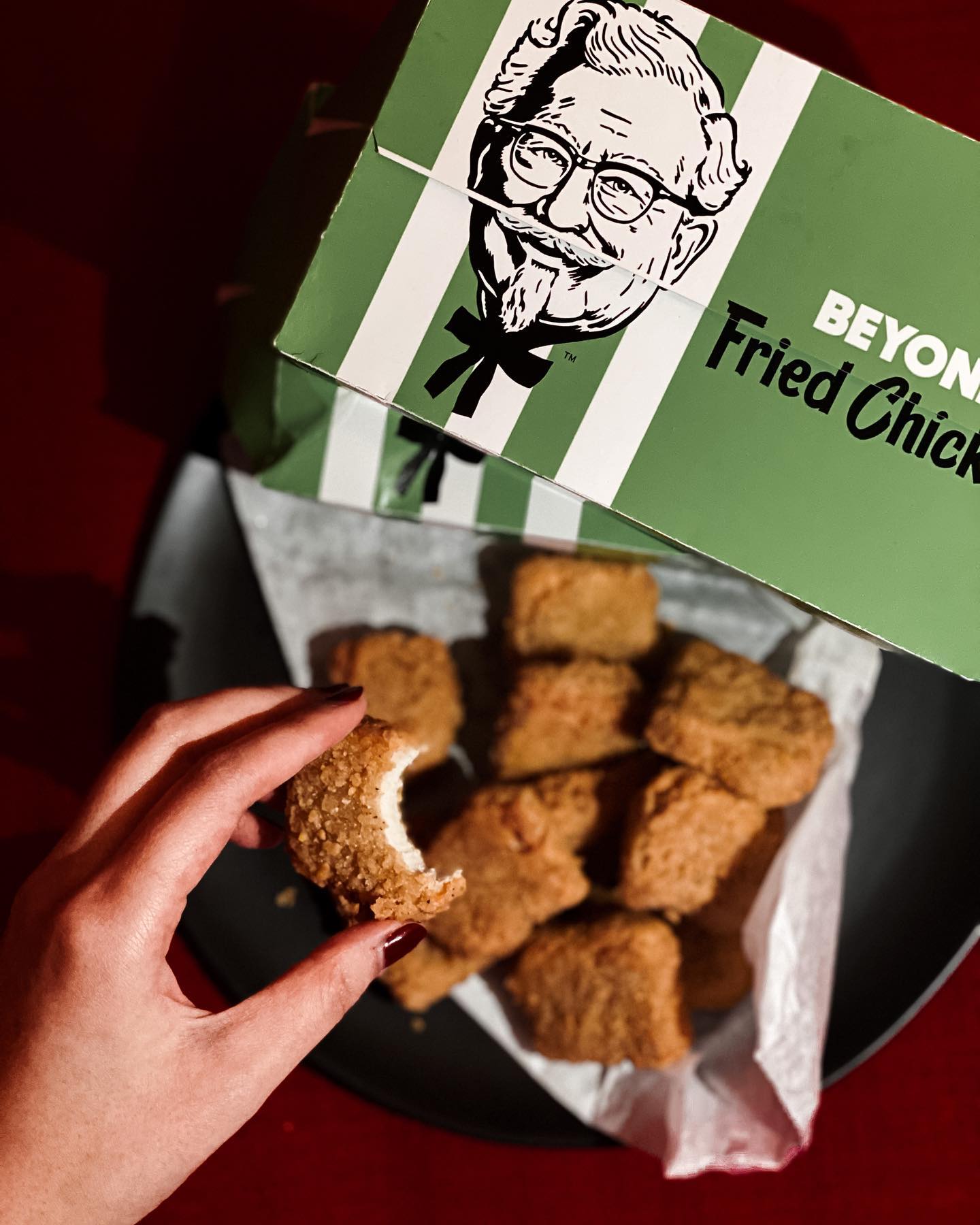 KFC “bắt kịp xu hướng” với gà rán thuần chay, tưởng không ngon mà ngon không tưởng - Ảnh 1