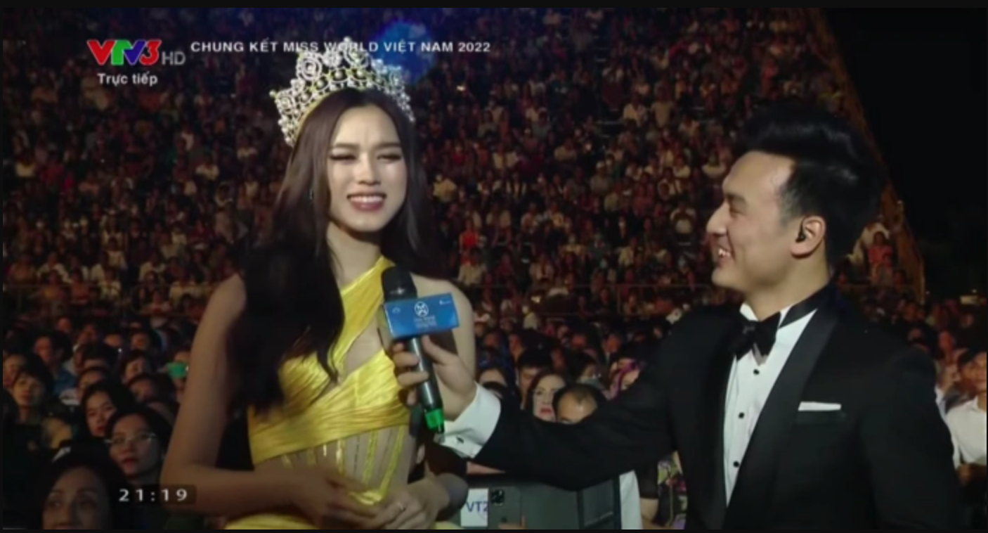 Đỗ Thị Hà bị “bắt lỗi” phát âm khi trả lời phỏng vấn tại Miss World Vietnam 2022 - Ảnh 1