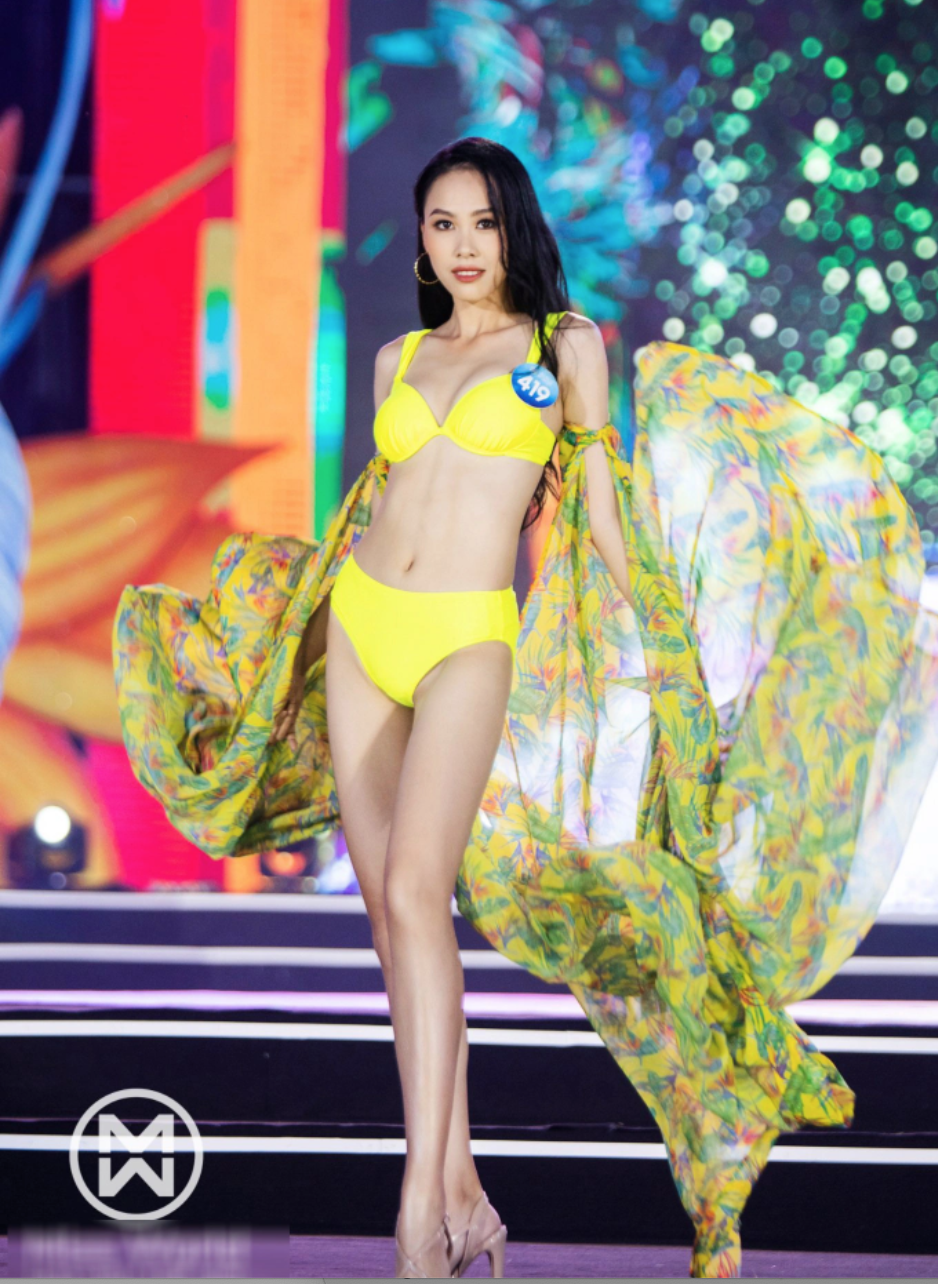 SBD 419 Ngọc Hằng suýt ngã khi thực hiện phần thi trang phục dạ hội tại Miss World Vietnam 2022 - Ảnh 2