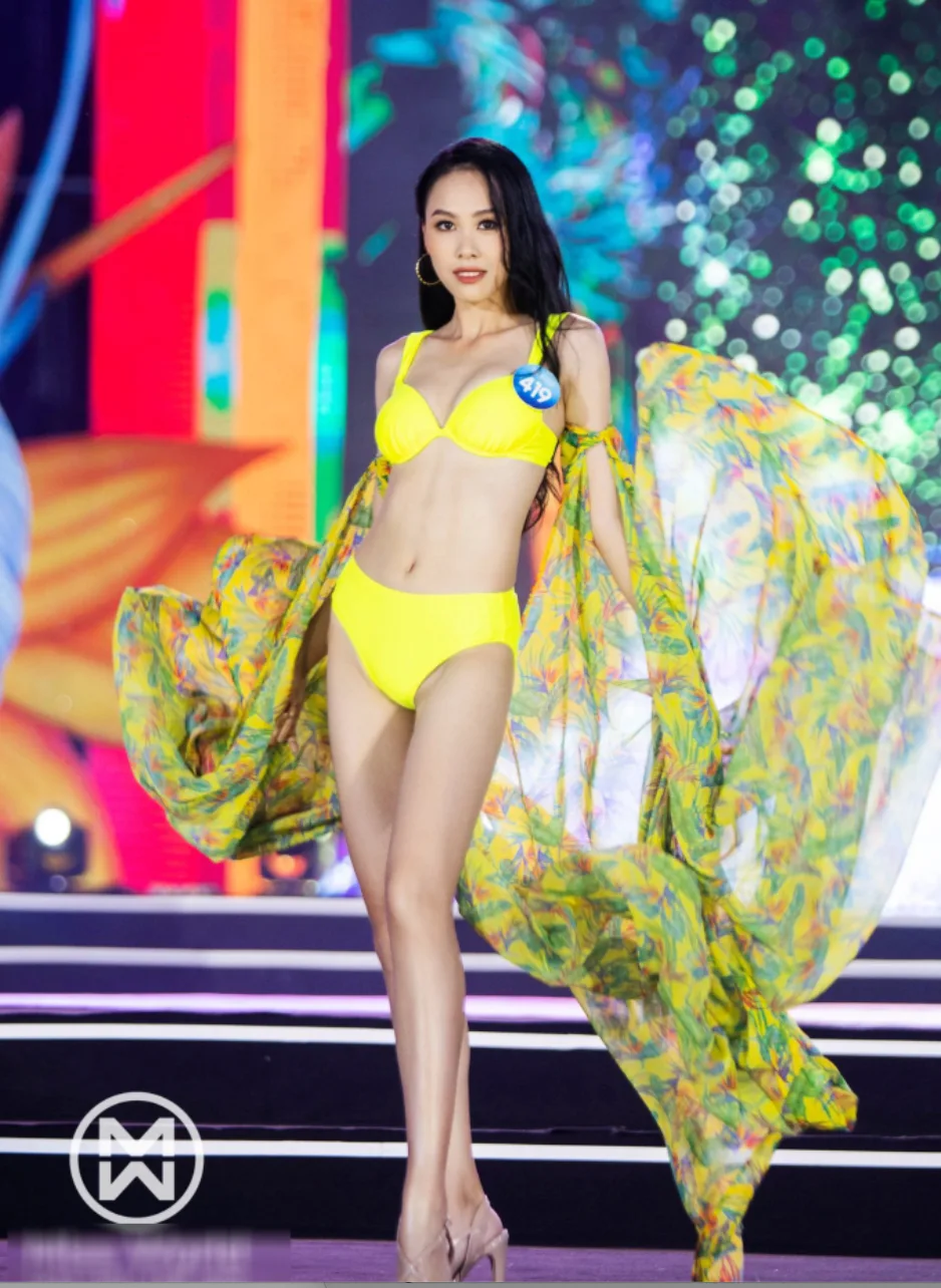 SBD 419 Ngọc Hằng suýt ngã khi thực hiện phần thi trang phục dạ hội tại Miss World Vietnam 2022 - Ảnh 2