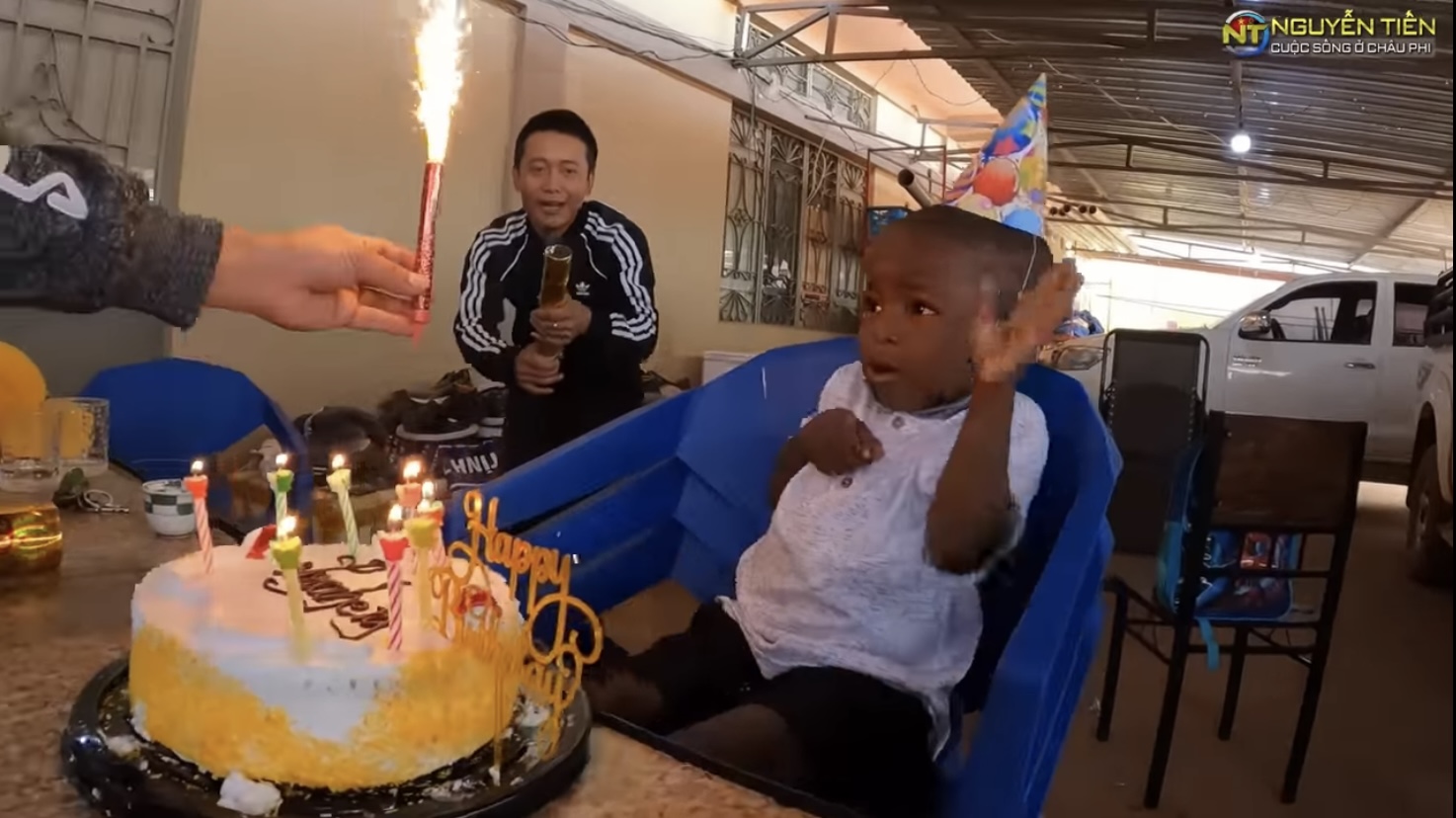 Hậu trường video Lôi Con hát chúc mừng sinh nhật Thuỳ Tiên, nhìn Quang Linh Vlogs còn “hớn” hơn cháu - Ảnh 4