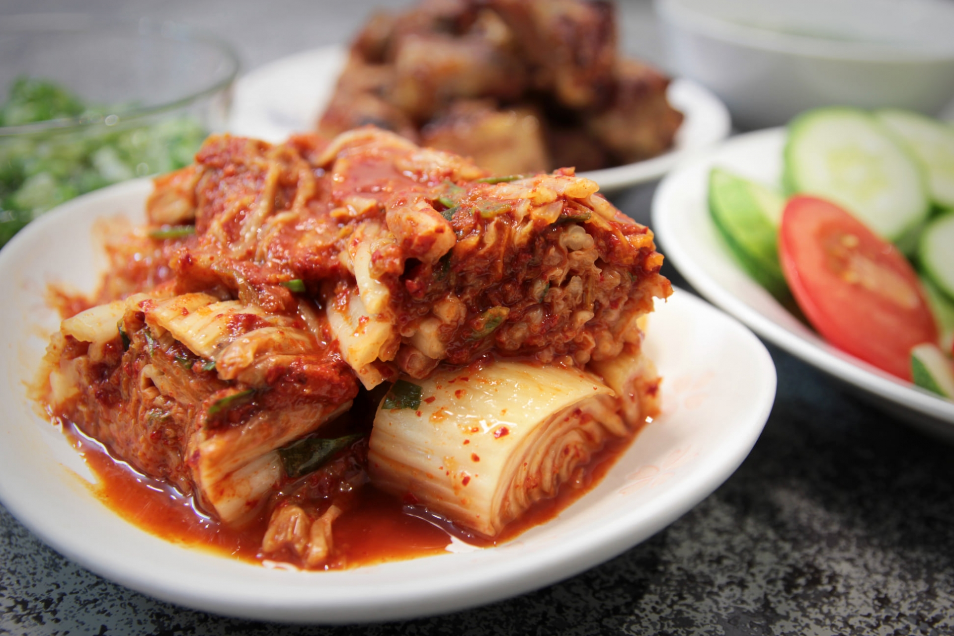 Cách làm thịt ba chỉ xào kim chi lạ miệng, ngon nhất khi ăn kèm cơm nóng - Ảnh 2