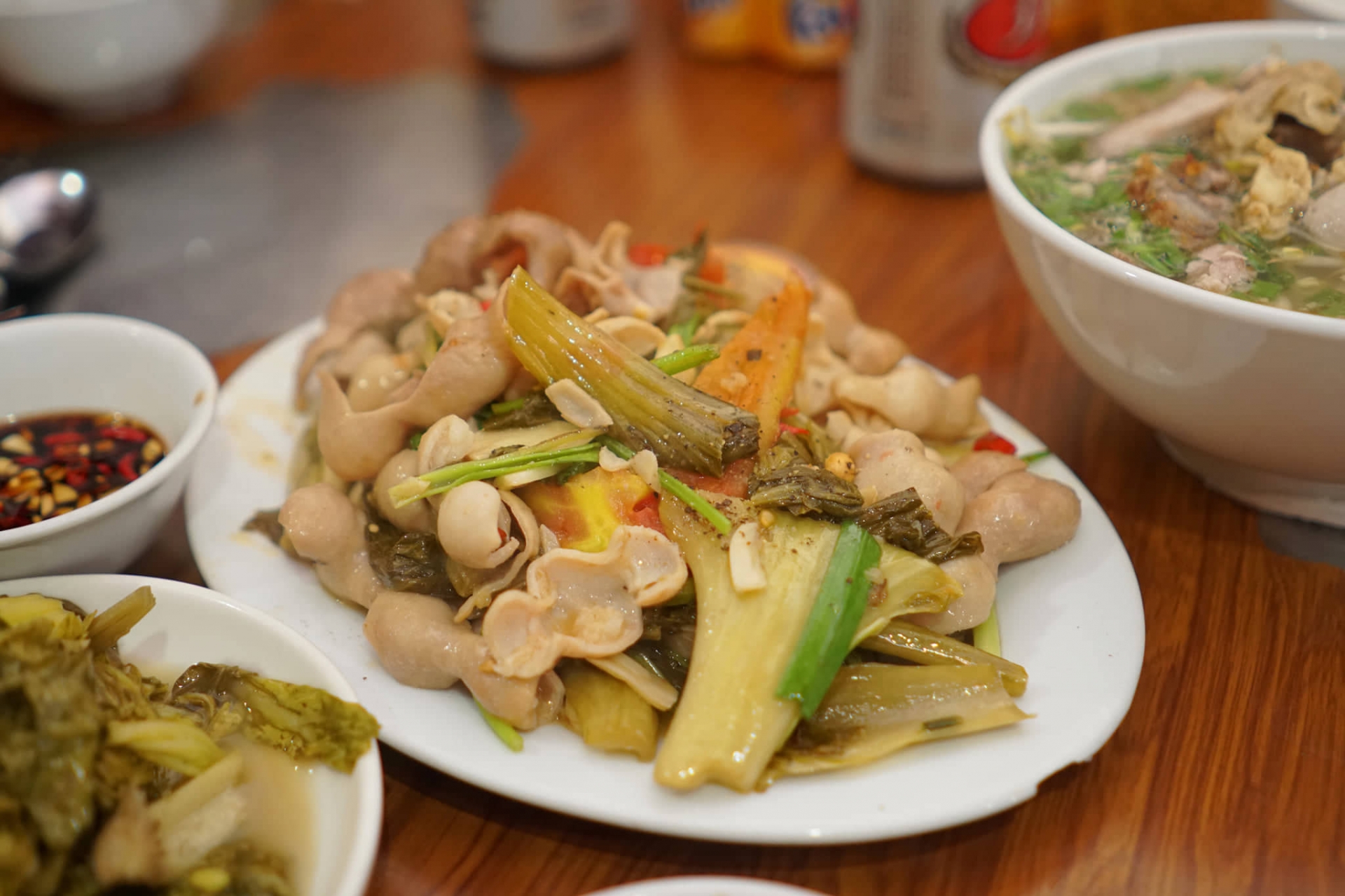 Cách làm lòng xào dưa 30 ngàn đầy đặn để đổi gió cuối tuần - Ảnh 1