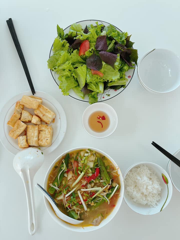 Đảm như vợ Shark Bình, nấu ăn ngon mà trang trí nhà cũng đẹp chẳng kém - Ảnh 1