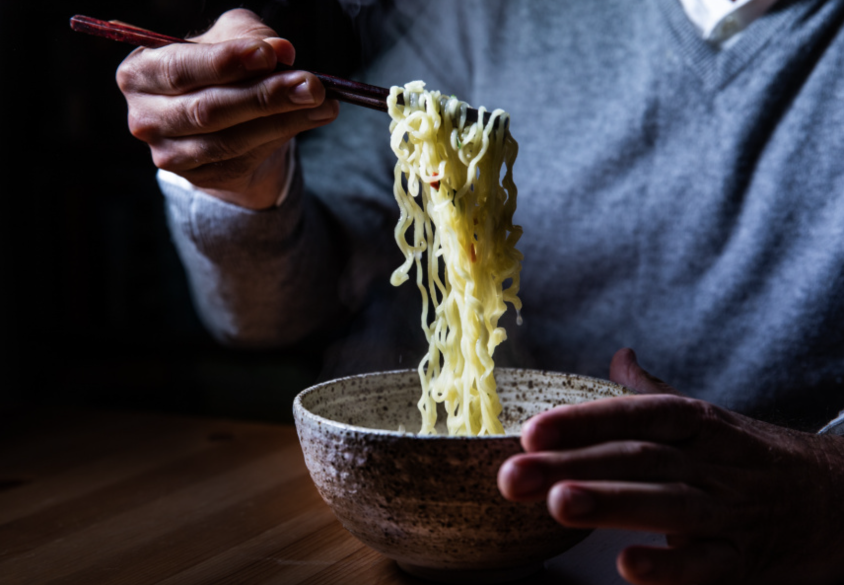 3 bước đơn giản để có một bát mì “chuẩn không cần chỉnh”, vừa ngon vừa không ảnh hưởng sức khoẻ - Ảnh 1