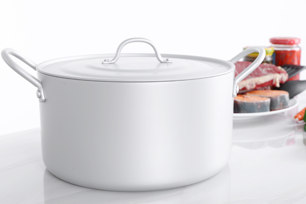 Mẹo đơn giản giúp nồi mới mua kéo dài tuổi thọ và sạch đẹp như mới - Ảnh 2