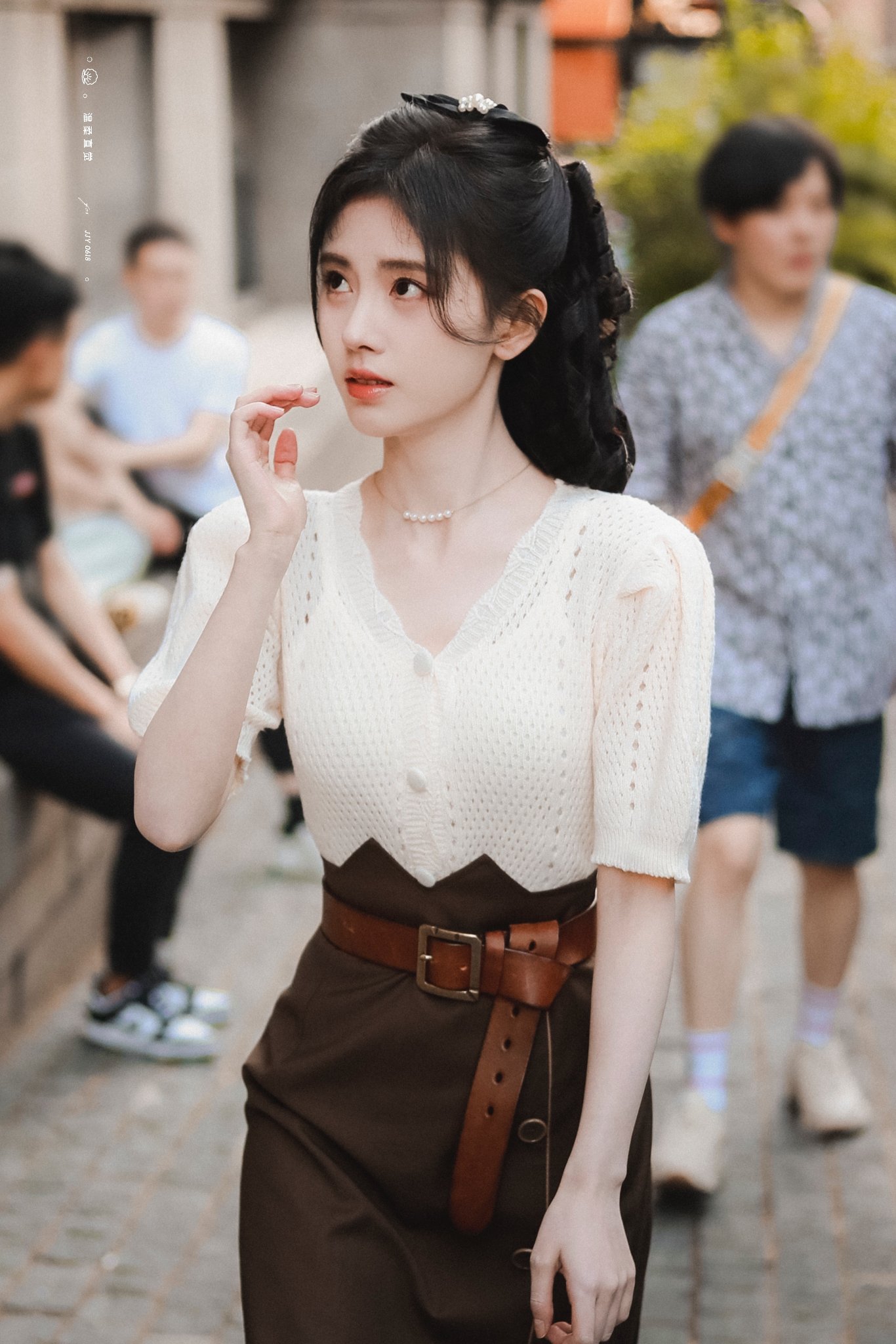 Hé lộ tạo hình dân quốc “xinh như mộng” của Cúc Tịnh Y trong “Phấn Mặc Giang Hồ” - Ảnh 2