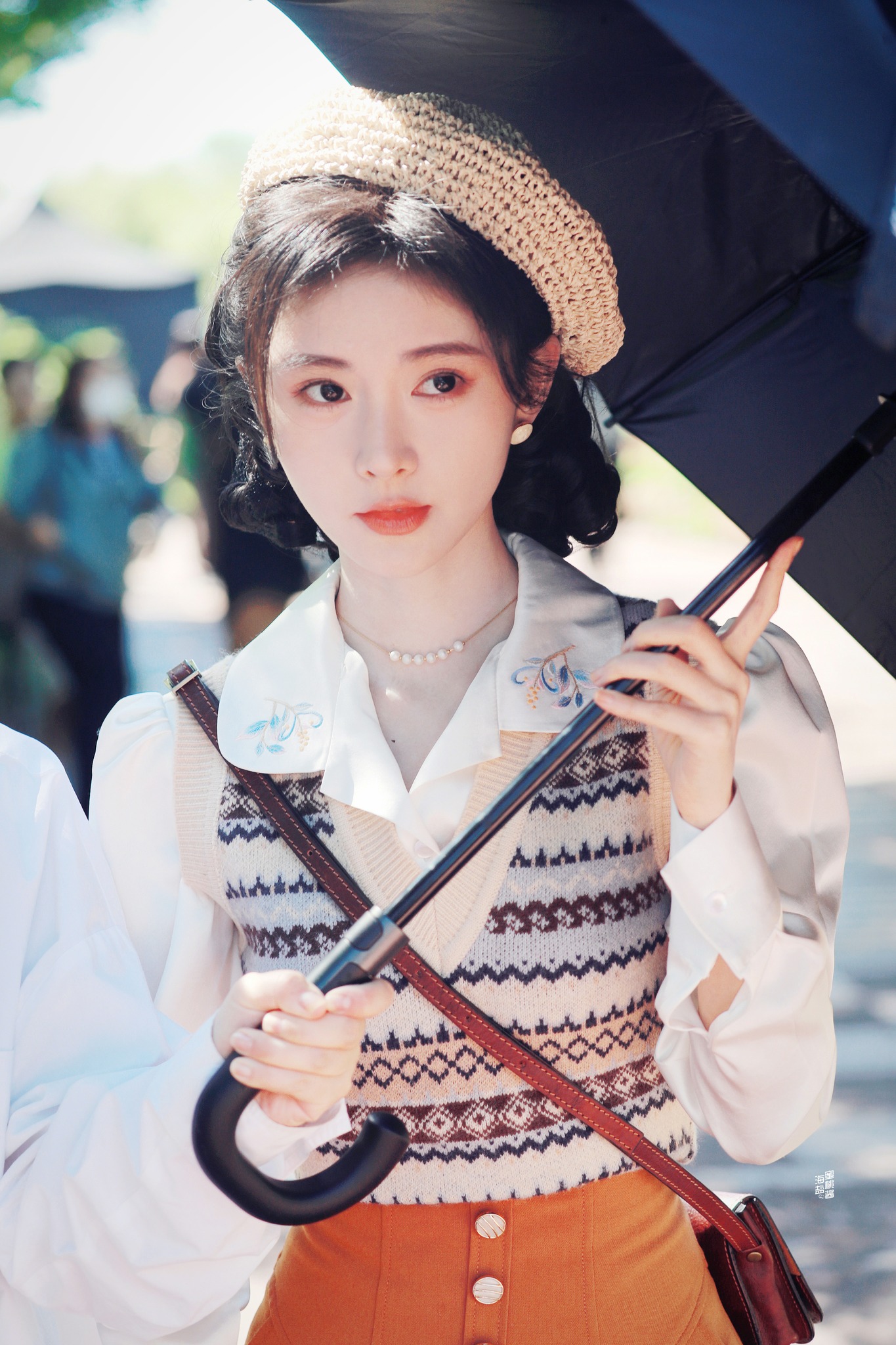 Hé lộ tạo hình dân quốc “xinh như mộng” của Cúc Tịnh Y trong “Phấn Mặc Giang Hồ” - Ảnh 4