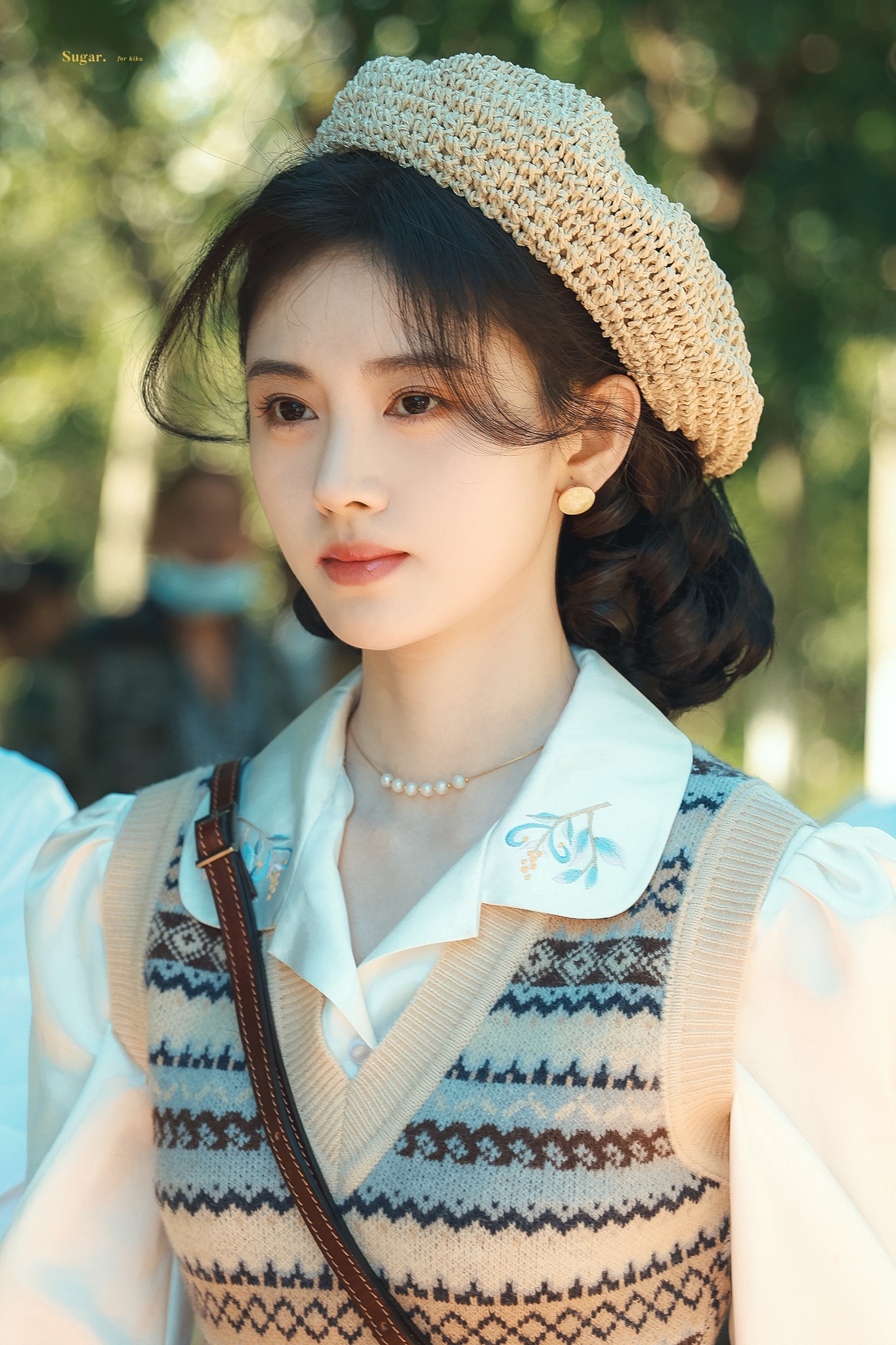 Hé lộ tạo hình dân quốc “xinh như mộng” của Cúc Tịnh Y trong “Phấn Mặc Giang Hồ” - Ảnh 5