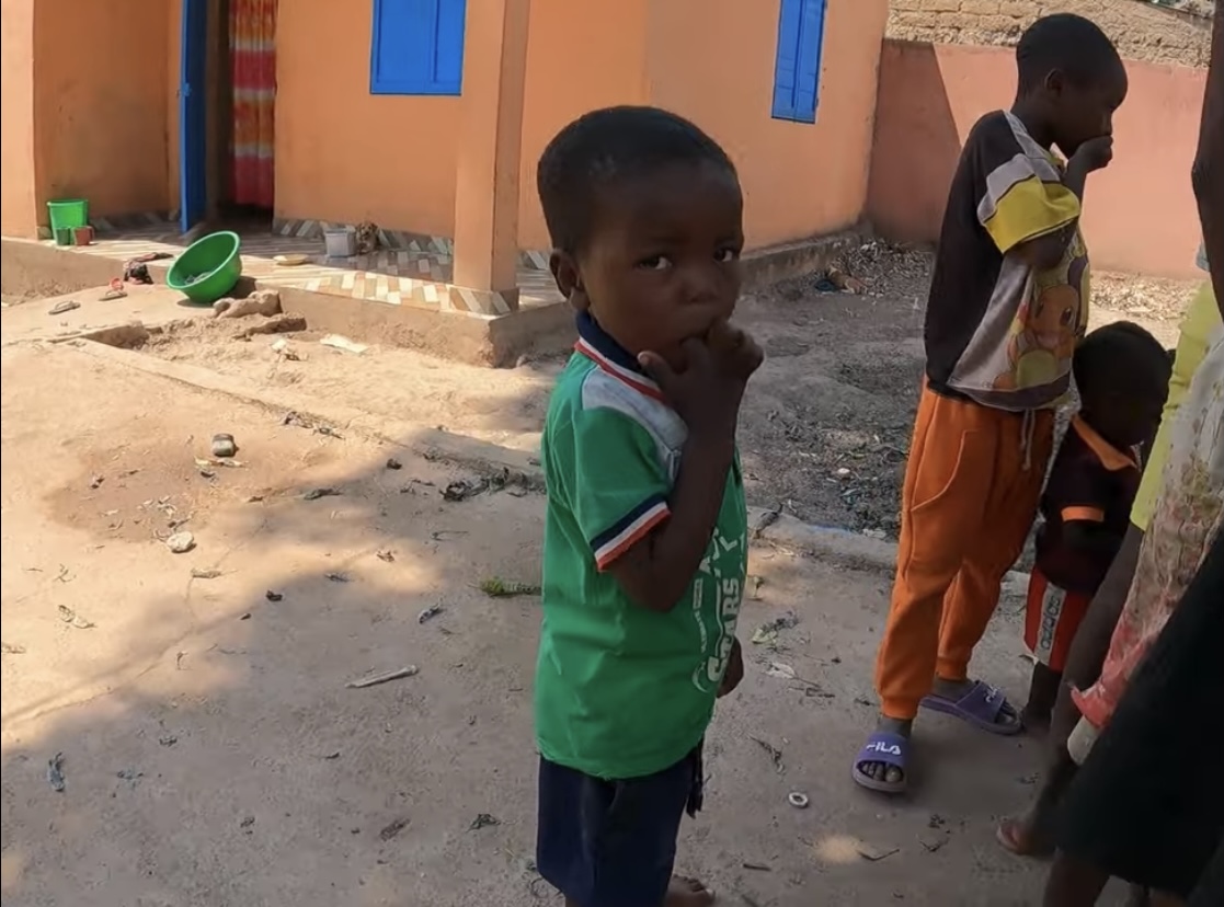 Quang Linh Vlogs tung tuyệt chiêu trị “bệnh ngôi sao” của Lôi con - Ảnh 4