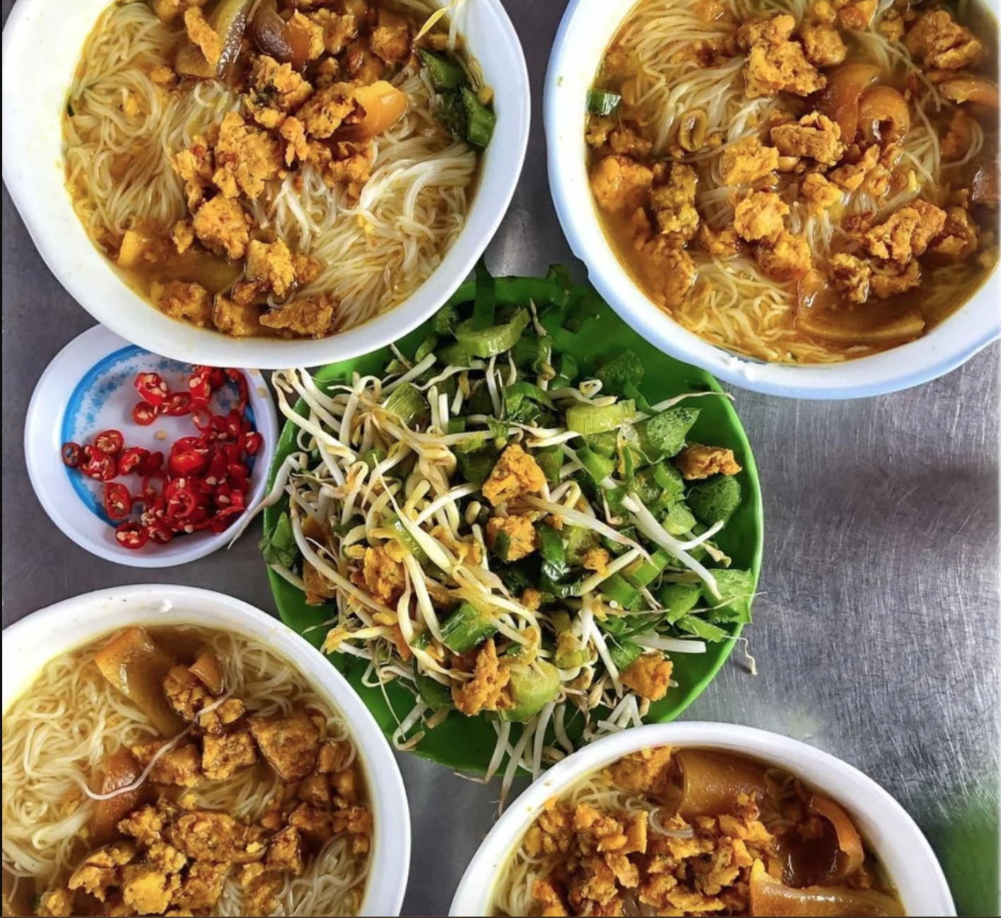 5 món đặc sản tạo nét đặc sắc cho ẩm thực Long An, số 2 là món bún Khmer nổi tiếng miền Tây - Ảnh 1