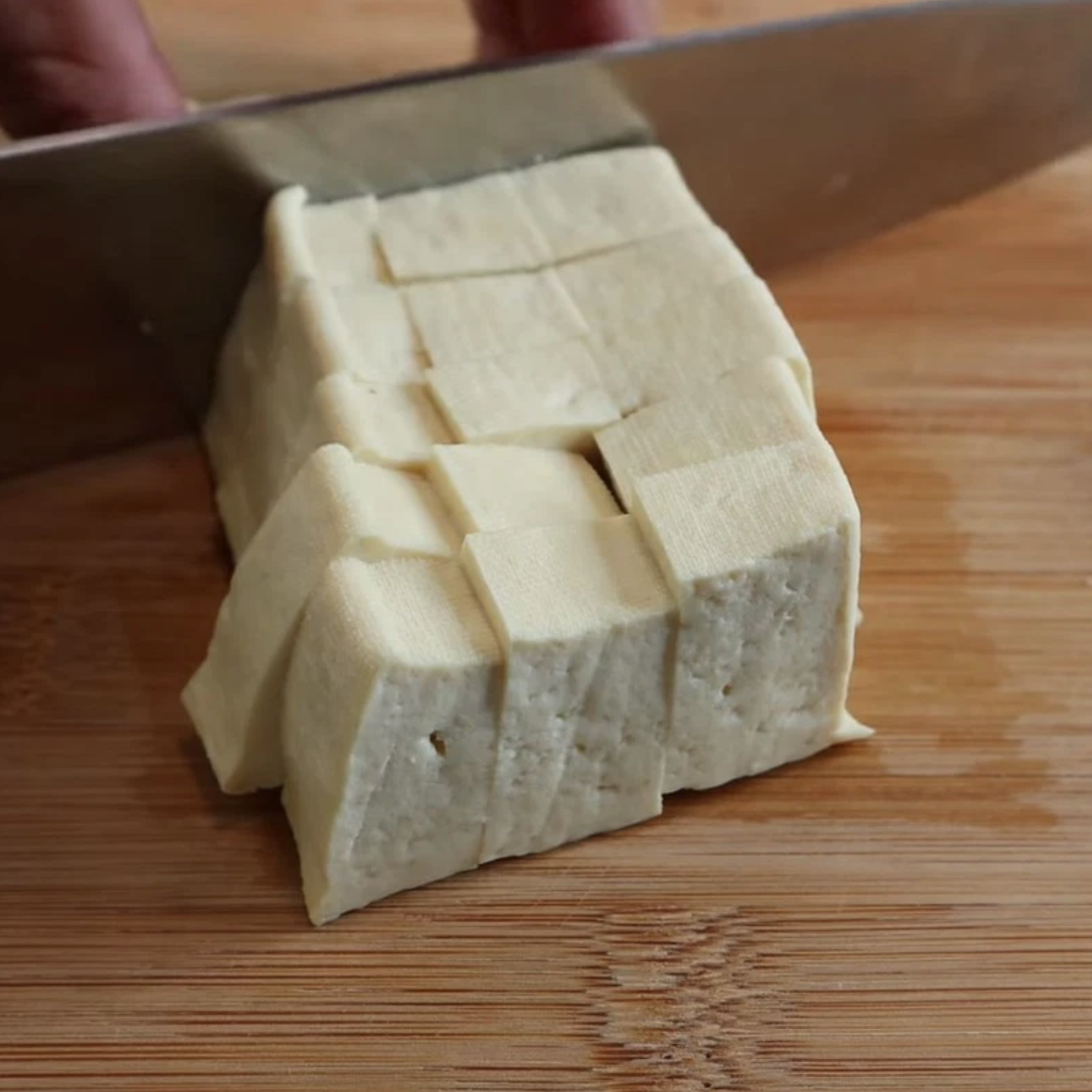 Cách làm đậu phụ rim mặn ngọt, chỉ 15 phút là có ngay món chay bắt cơm trời se lạnh - Ảnh 3