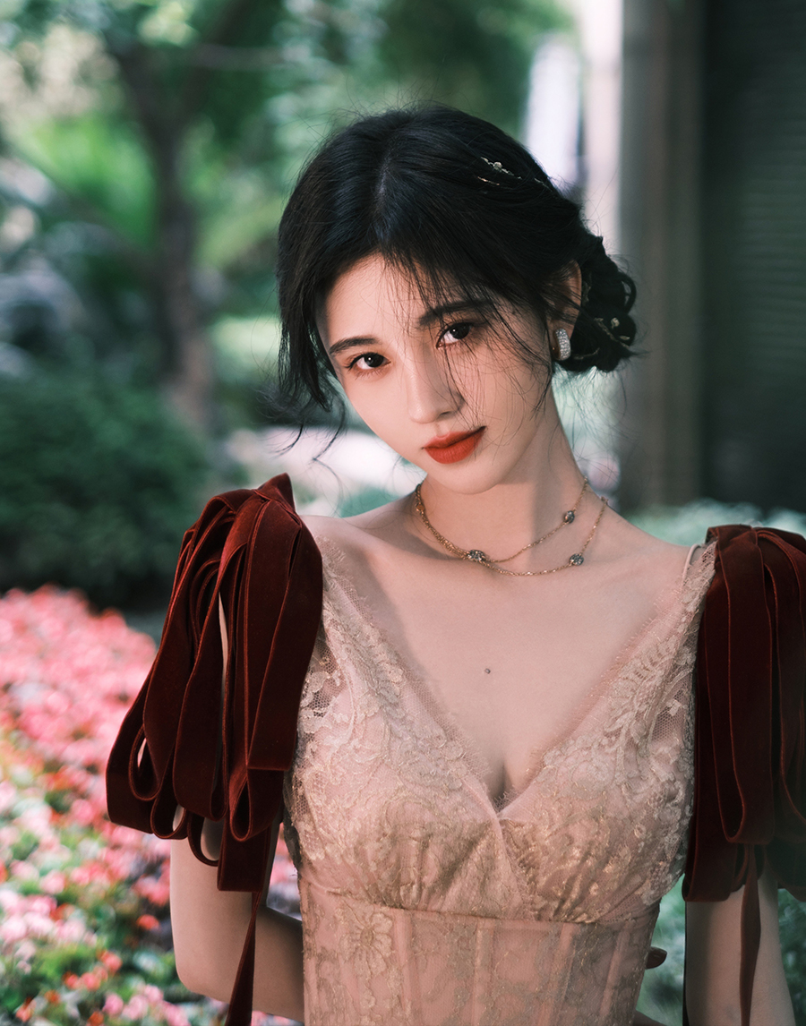 Cúc Tịnh Y bất ngờ được netizen khen kính nghiệp khi có hành động này - Ảnh 1