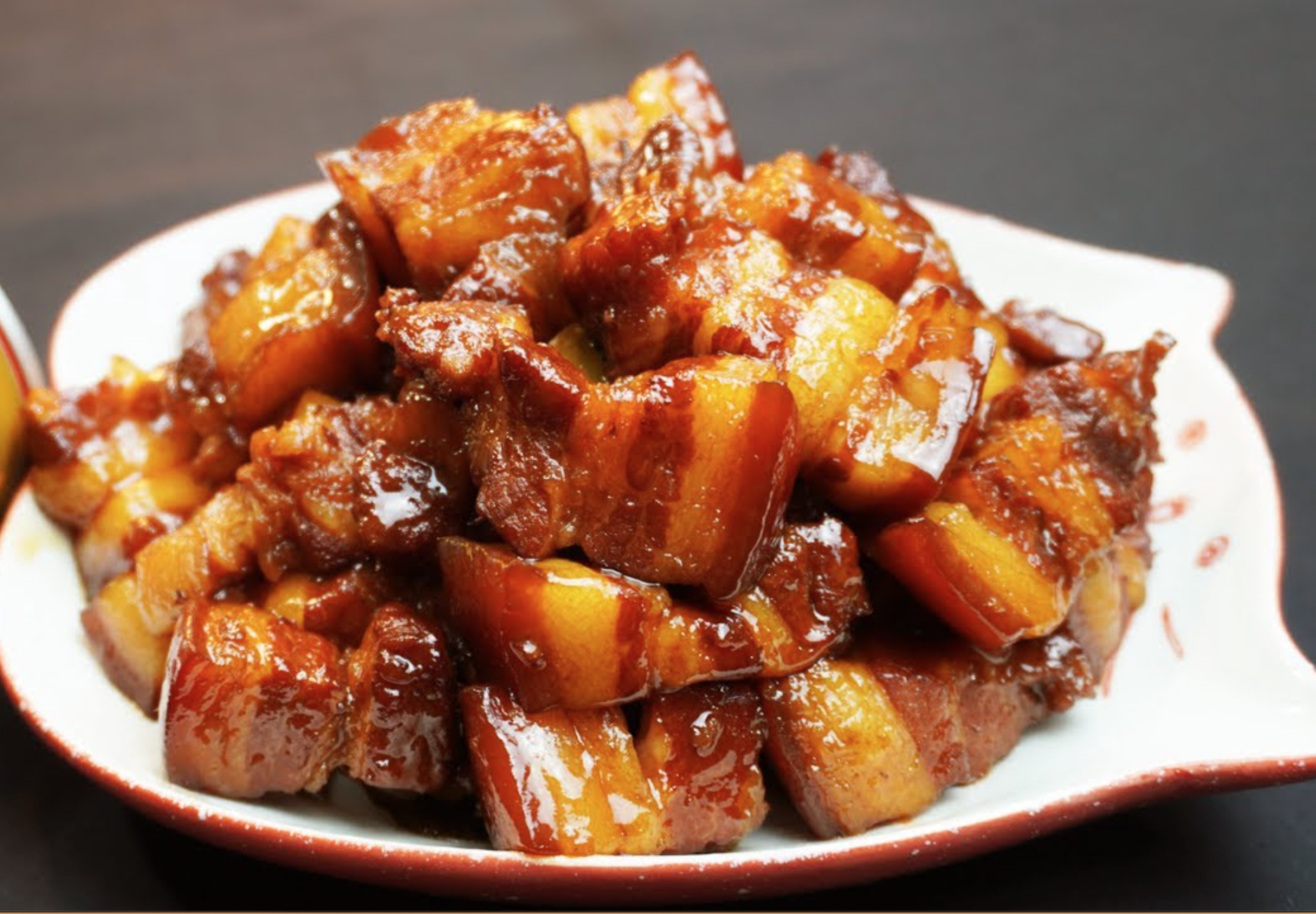 Cách làm thịt ba chỉ om bia đổi món cho chồng con khi Hà Nội sang hè