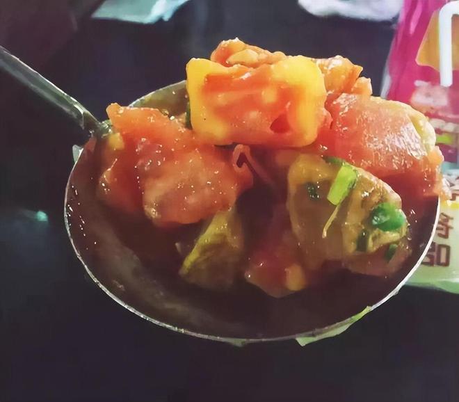 Món bánh trung thu sốt cà chua gây bất ngờ khi bán hết ngay ngày đầu ra mắt - Ảnh 3